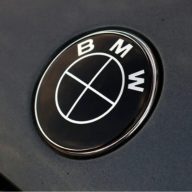 BMW Fekete embléma 74 mm-es